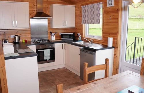 Kinross House | Wonderful private villa for 4 guests with WIFI, TV, balcony and pets allowed