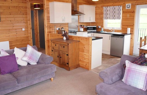Kinross House | Wonderful private villa for 4 guests with WIFI, TV, balcony and pets allowed