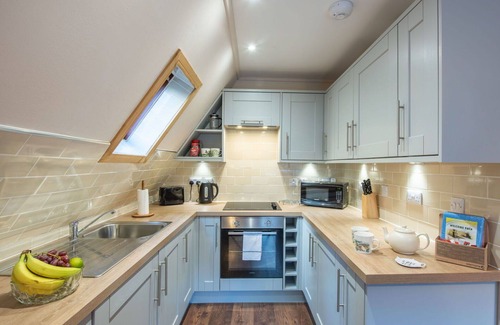 South Laggan House | Wonderful private villa for 4 guests with TV, balcony and panoramic view