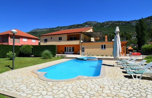 Dusina House | Wonderful private villa for 12 people with A/C, hot tub, private pool, WIFI, TV and terrace