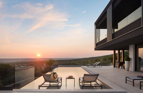 Brovinje Villa | Wonderful private villa with hot tub, private pool, A/C, WIFI, TV, terrace, panoramic view, parking