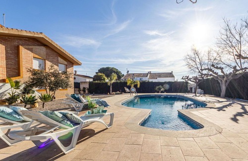 Riumar Villa | Wonderful private villa with WIFI, A/C, private pool, TV, patio, pets allowed and parking