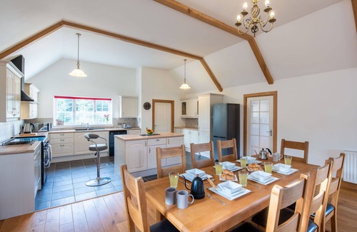 Loch Ness House | Wonderful private villa for 6 people with WIFI, TV, patio and panoramic view