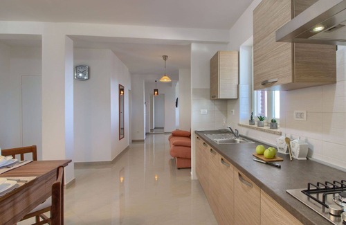 Brovinje House | Wonderful private villa with private pool, WIFI, A/C, TV, terrace, pets allowed and parking