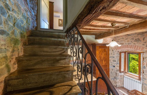 Montorgiali House | Wonderful private villa for 5 people with hot tub, A/C, WIFI, TV, patio, pets allowed and parking
