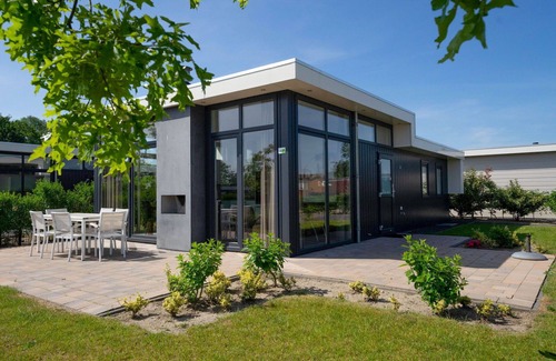 Nunspeet House | Wonderful private villa for 6 guests with WIFI, pool, TV and terrace