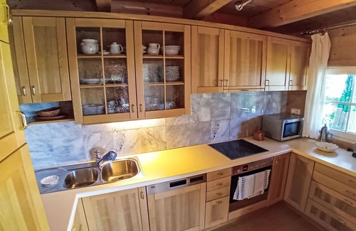 Landskron House | Wonderful private villa for 5 guests with WIFI, TV and terrace