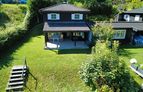 Landskron House | Wonderful private villa for 5 guests with WIFI, TV and terrace