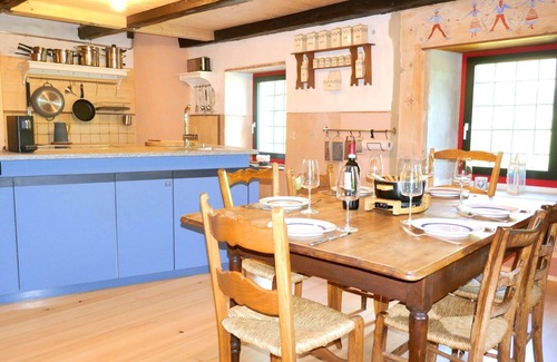 Semione House | Wonderful private villa for 6 guests with WIFI, TV and patio
