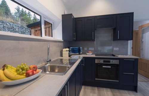 Balnain Villa | Wonderful private villa for 4 people with WIFI, TV, patio, pets allowed, panoramic view and park.