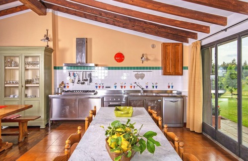 Porrena Villa | Wonderful private villa with WIFI, private pool, TV, patio, pets allowed, panoramic view and par.
