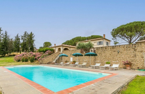 Manciano Villa | Wonderful private villa with private pool, WIFI, TV, patio, pets allowed, panoramic view and par.