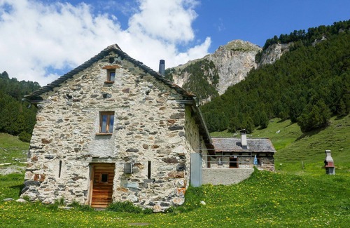 Blenio House | Wonderful private villa for 6 people with pets allowed and panoramic view