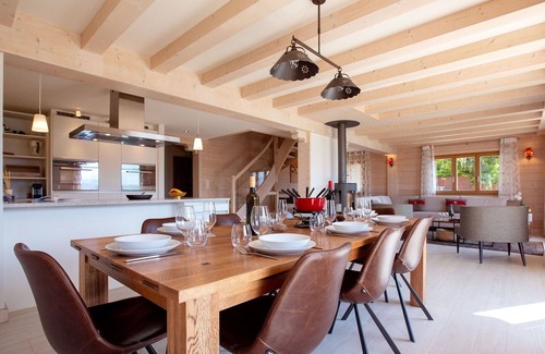 Chesieres House | Wonderful private villa for 8 guests with WIFI, TV and terrace