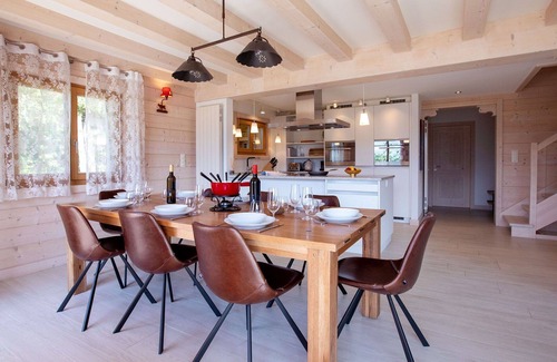 Chesieres House | Wonderful private villa for 8 guests with WIFI, TV and terrace