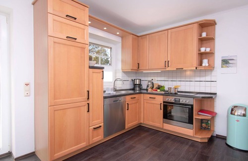 Norden House | Wonderful private villa for 6 guests with WIFI, TV, terrace and parking