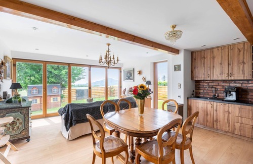 Oybin House | Wonderful private villa with WIFI, A/C, hot tub, TV, patio, pets allowed, panoramic view and par.