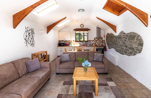 Fivelanes House | Wonderful private villa for 5 people with hot tub, WIFI, patio and pets allowed