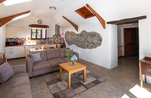 Fivelanes House | Wonderful private villa for 5 people with hot tub, WIFI, patio and pets allowed
