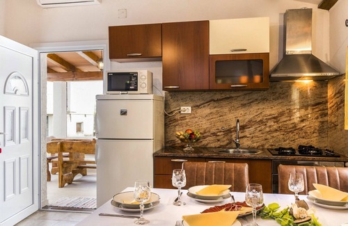 Jakomici House | Wonderful private villa with A/C, WIFI, private pool, TV, terrace, pets allowed and parking