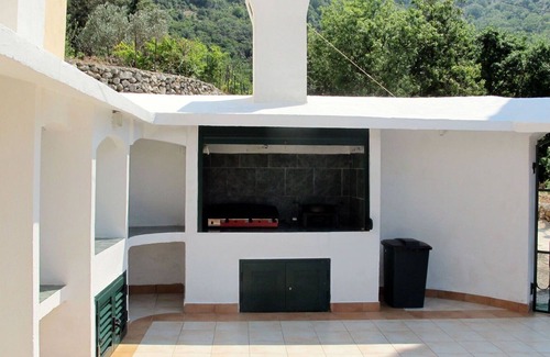 Merag House | Wonderful private villa with private pool, A/C, WIFI, TV, patio, pets allowed and parking