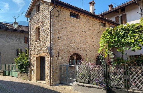 Feltre House | Wonderful private villa for 4 people with WIFI, A/C and TV