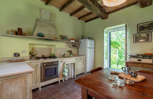Soglio Villa | Wonderful private villa for 7 people with TV, balcony and parking