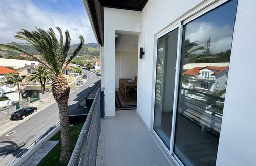 Vila Franca do Campo Apartment | Wonderful and spacious Top Floor Duplex in the Marina of Vila Franca do Campo