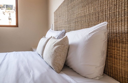 Centro Hotel | Wonderful Room @Walled City with King Bed