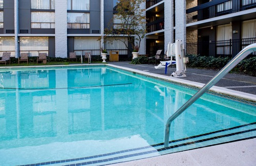 Wilburton Hotel | Wonderful Stay! Outdoor Pool, Parking, Pets Allowed, Near Bellevue Square