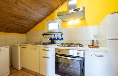 San Damiano dʼAsti Villa | Wonderful villa for 5 guests with pool, WIFI, TV, patio, pets allowed and panoramic view