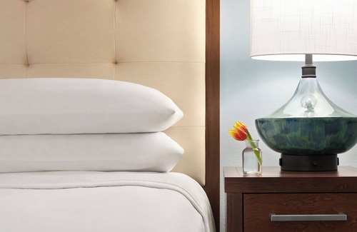 Villas Hotel | Wonderful Vacation Stay! FREE Breakfast and Parking, Near Eagle Ridge Golf Club!