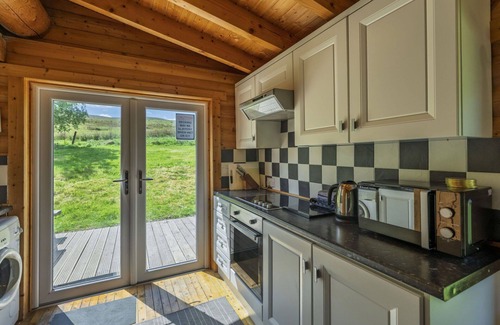 Spittal of Glenshee House | Wonderful villa for 4 guests with hot tub, WIFI and parking