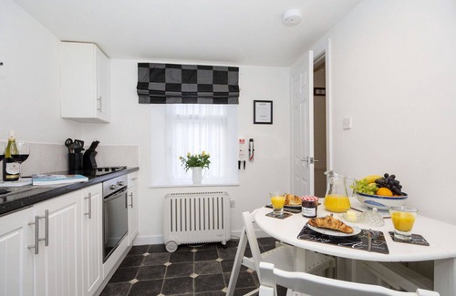 Gardenstown House | Wonderful villa for 4 guests with WIFI, TV and pets allowed