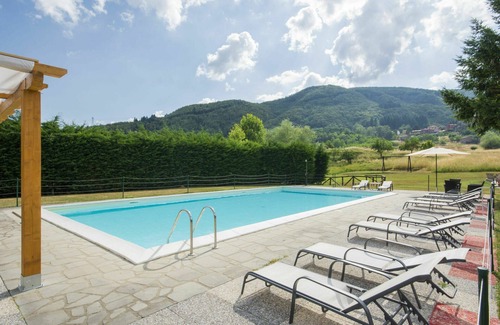 Camporgiano Villa | Wonderful villa for 8 people with WIFI, private pool, TV, pets allowed and parking