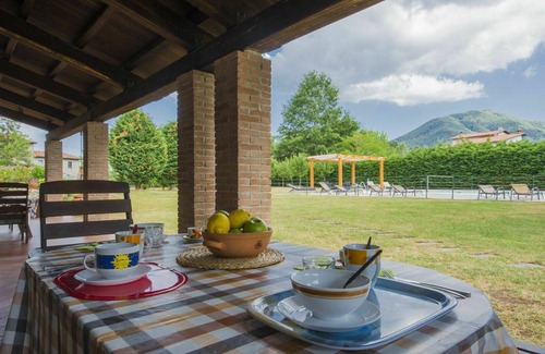 Camporgiano Villa | Wonderful villa for 8 people with WIFI, private pool, TV, pets allowed and parking