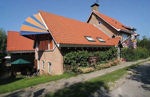Wissenkerke Villa | Wonderful villa for 4 guests with WIFI, TV, terrace and pets allowed