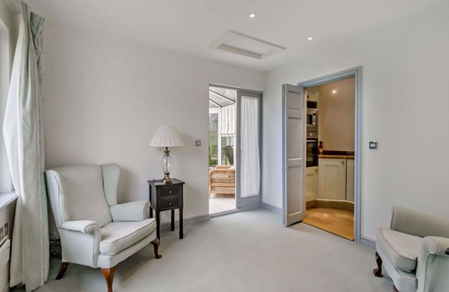 Horseheath House | Wonderful villa for 12 people with WIFI, pets allowed and parking