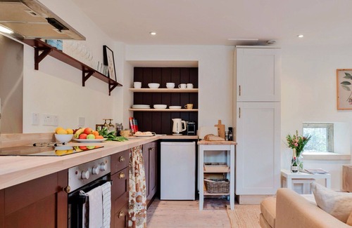 Painswick House | Wonderful villa for 2 people with WIFI and pets allowed