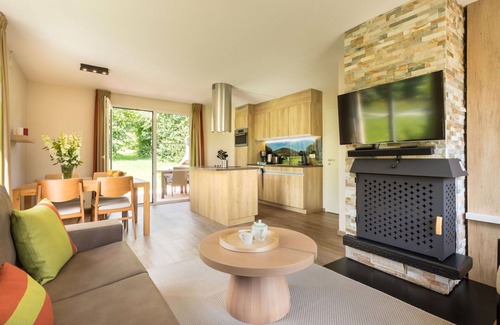 Medebach House | Wonderful villa for 4 people with WIFI, pool, hot tub, TV, terrace and parking