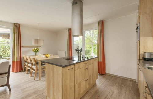 Medebach House | Wonderful villa for 6 guests with WIFI, hot tub, pool, TV, terrace and parking