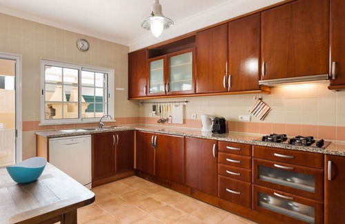 Pera House | Wonderful villa for 6 people with WIFI, A/C, private pool, TV, balcony and parking