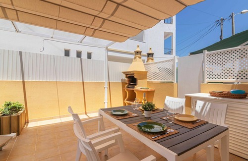 Pera House | Wonderful villa for 6 people with WIFI, A/C, private pool, TV, balcony and parking