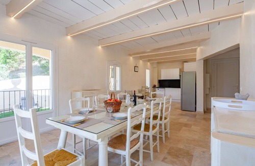 Bauduen House | Wonderful villa for 8 guests with WIFI, TV, terrace and pets allowed