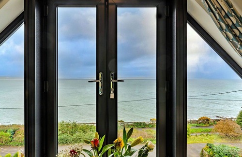 Mousehole House | Wonderful villa for 8 guests with WIFI and terrace