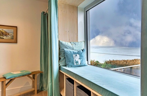 Mousehole House | Wonderful villa for 8 guests with WIFI and terrace