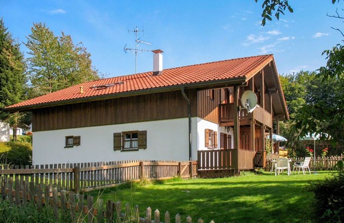 Oberkreuzberg House | Wonderful villa for 6 guests with WIFI, pool, TV, terrace and parking