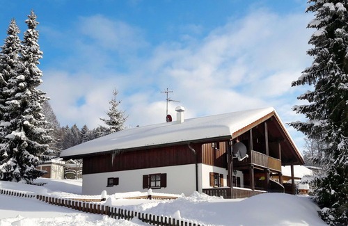 Oberkreuzberg House | Wonderful villa for 6 guests with WIFI, pool, TV, terrace and parking
