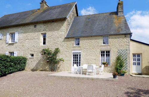 Biniville House | Wonderful villa for 7 guests with WIFI, TV, terrace, pets allowed and parking
