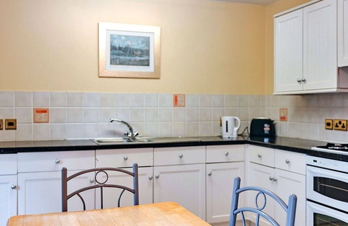 Eaton Mascott House | Wonderful villa for 4 guests with WIFI, TV and pets allowed